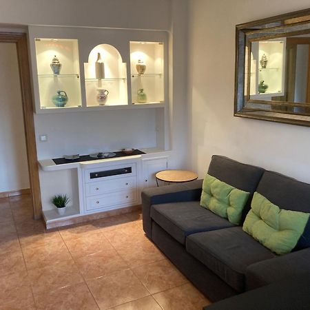 Luninoso Y Practico Apartamento En El Centro Con Amplio Parking Incluido Granada Kültér fotó